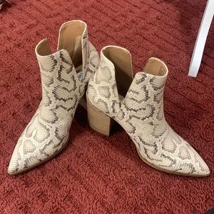 Brand new size 7 Steve Madden snake skin booties 3.5 inch heel